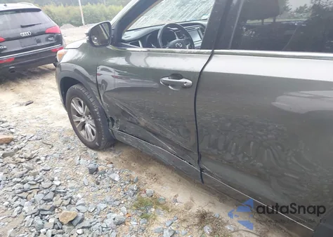 2015 Toyota Highlander Xle V6 z USA, uszkodzony, nr VIN 5TDJKRFH1FS192115